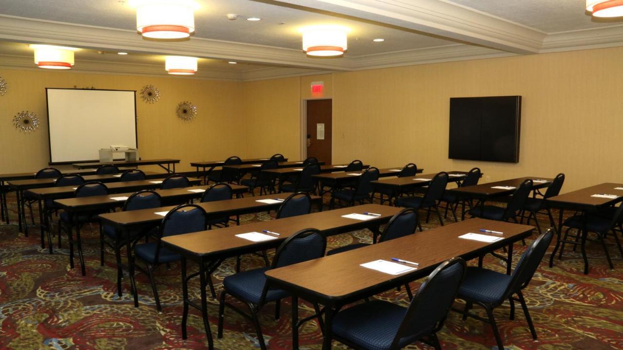 Holiday Inn Express Hotel & Suites Saginaw By Ihg Εξωτερικό φωτογραφία