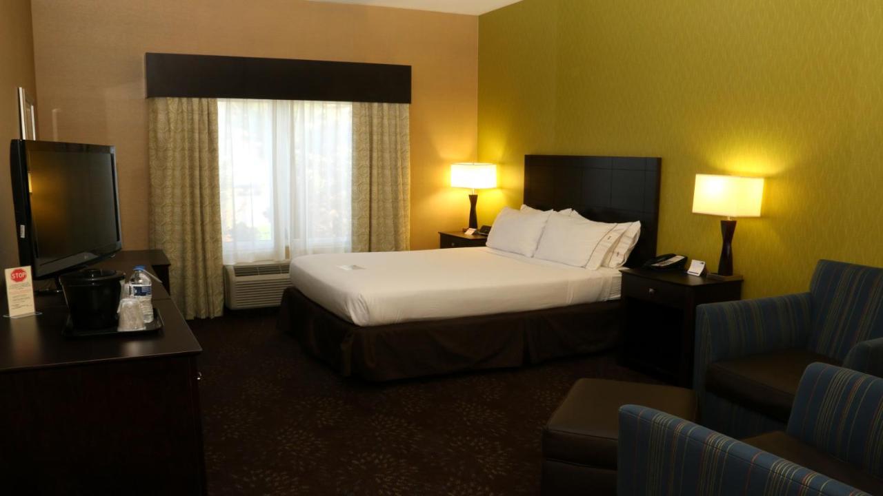 Holiday Inn Express Hotel & Suites Saginaw By Ihg Εξωτερικό φωτογραφία