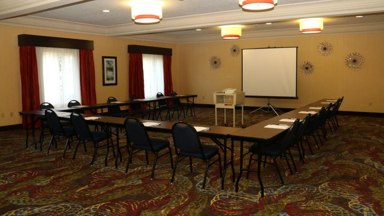 Holiday Inn Express Hotel & Suites Saginaw By Ihg Εξωτερικό φωτογραφία