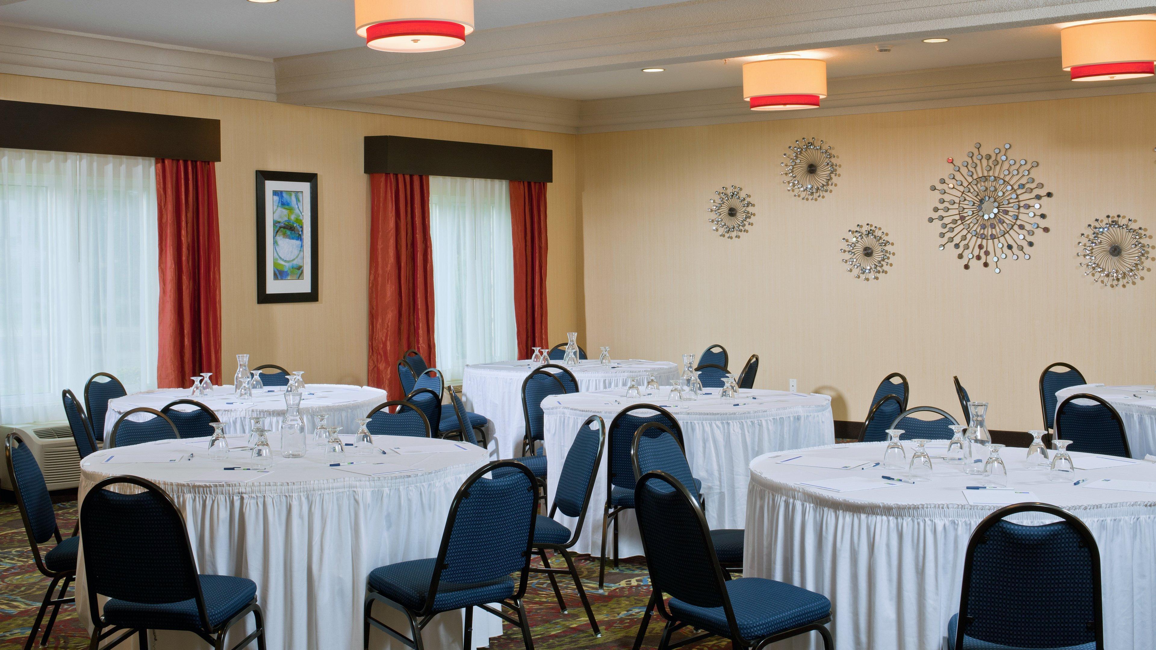 Holiday Inn Express Hotel & Suites Saginaw By Ihg Εξωτερικό φωτογραφία