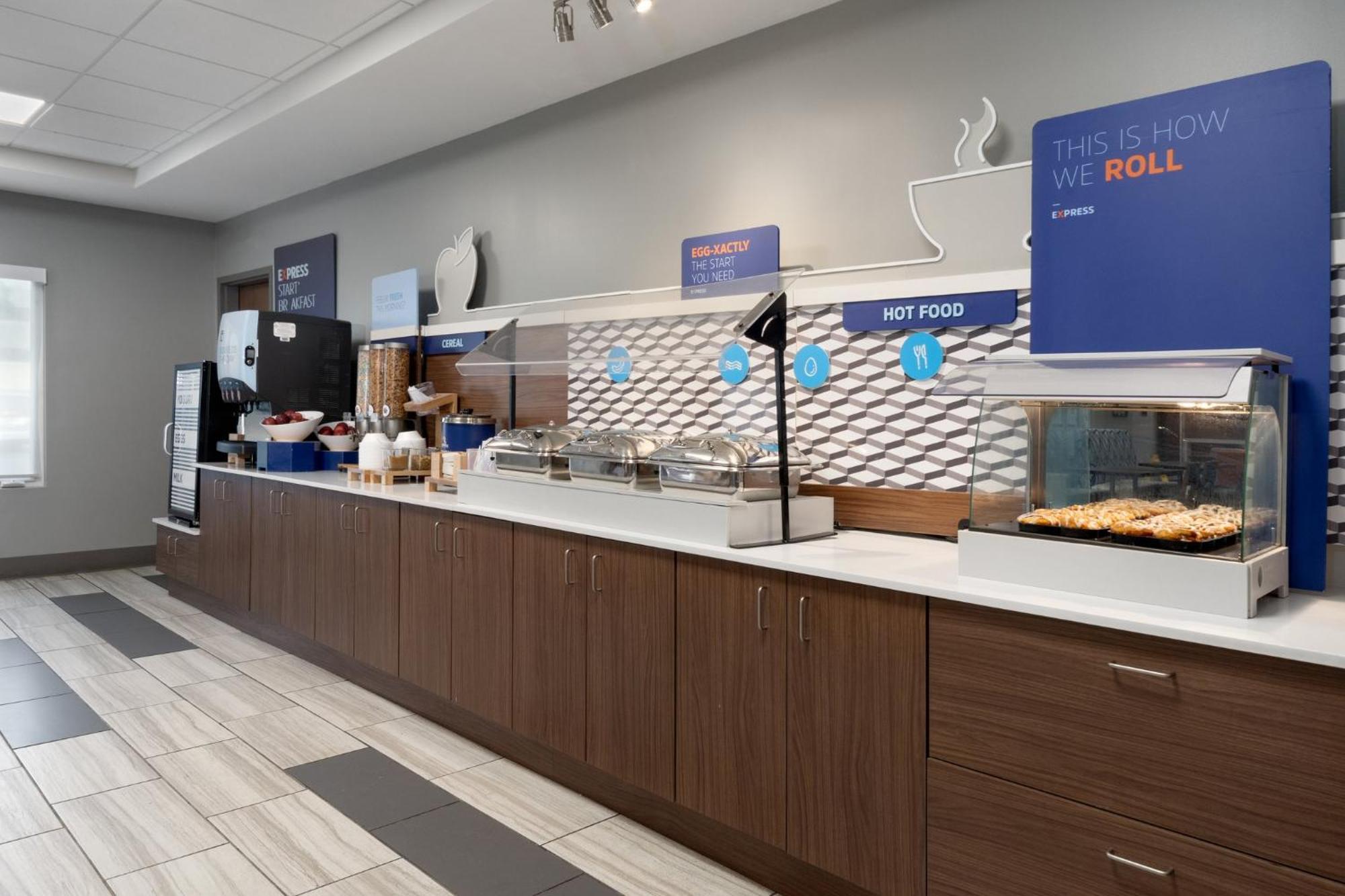 Holiday Inn Express Hotel & Suites Saginaw By Ihg Εξωτερικό φωτογραφία
