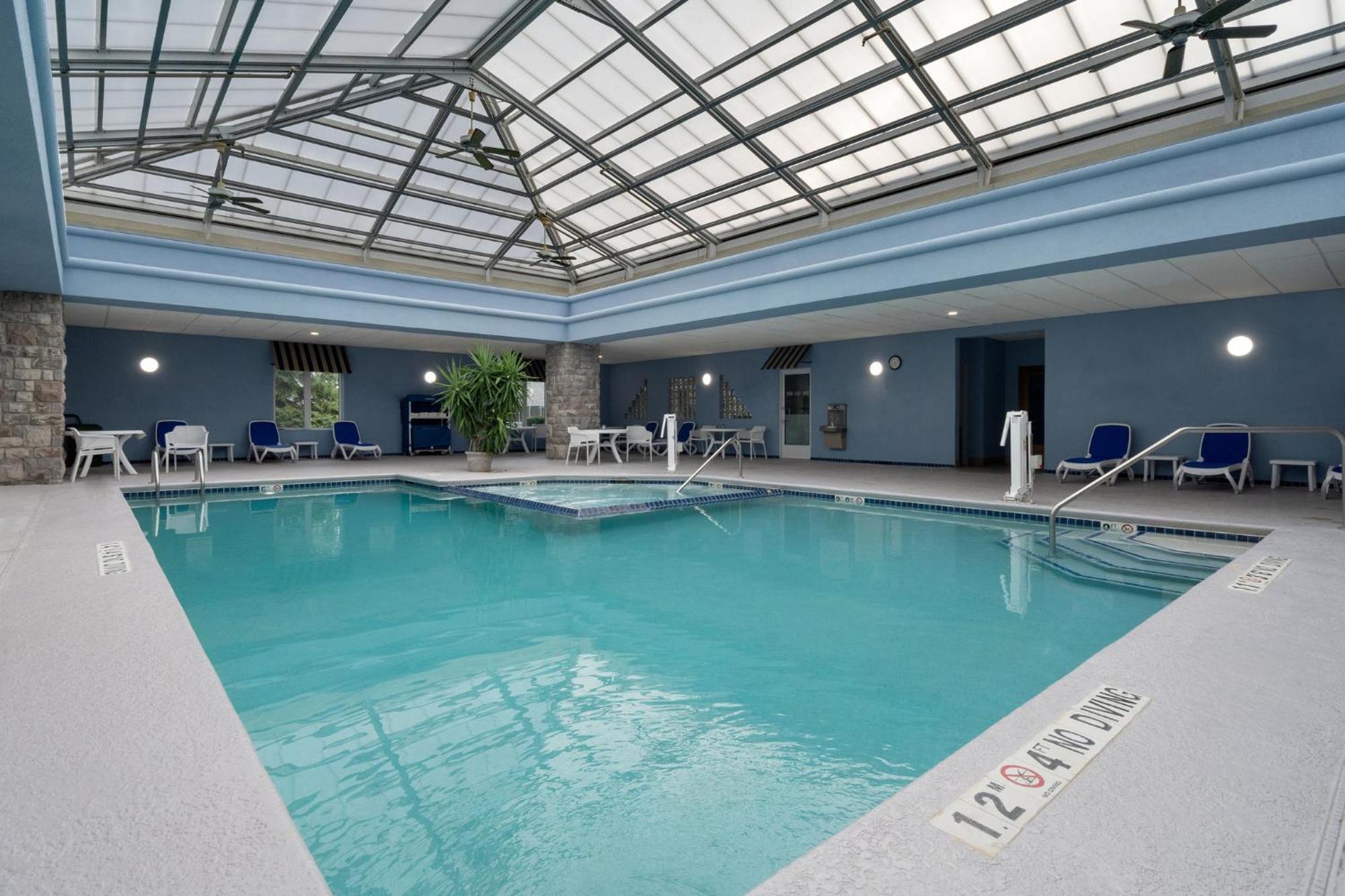 Holiday Inn Express Hotel & Suites Saginaw By Ihg Εξωτερικό φωτογραφία
