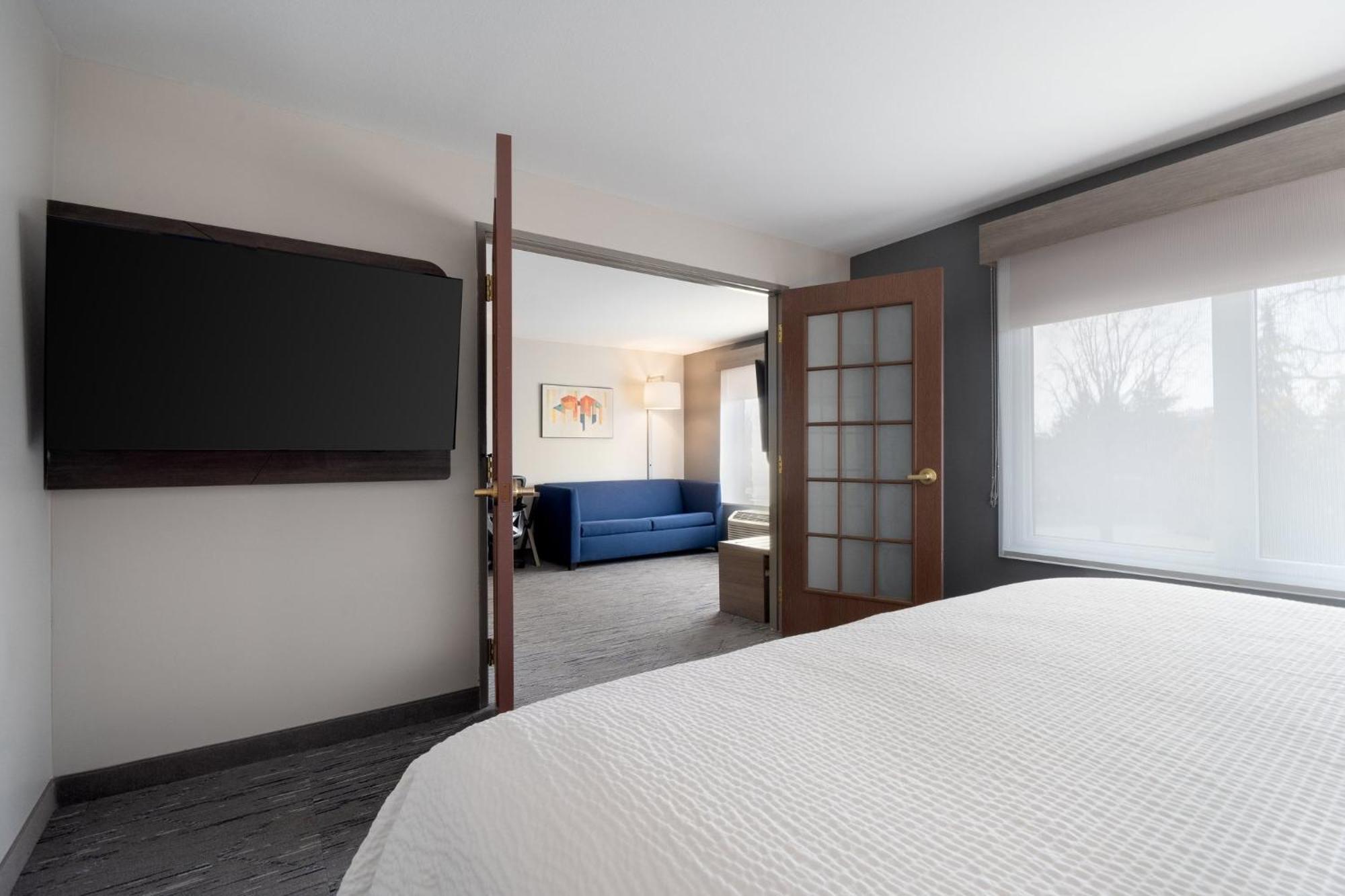 Holiday Inn Express Hotel & Suites Saginaw By Ihg Εξωτερικό φωτογραφία