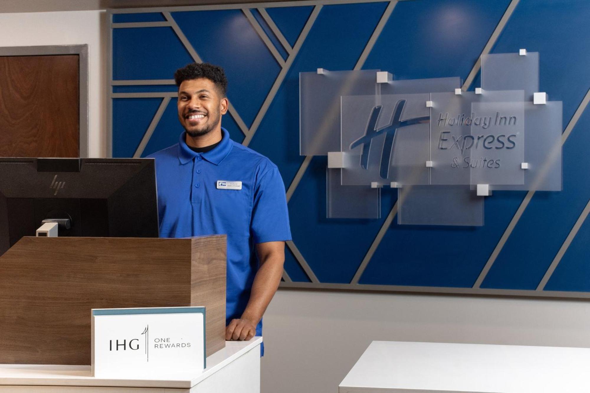 Holiday Inn Express Hotel & Suites Saginaw By Ihg Εξωτερικό φωτογραφία