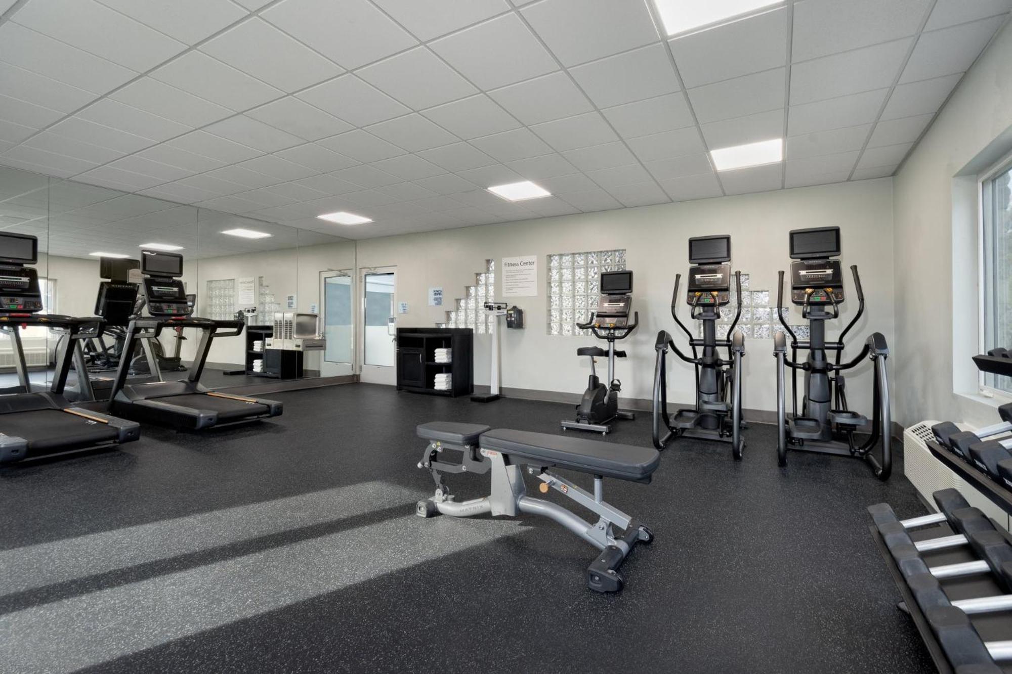 Holiday Inn Express Hotel & Suites Saginaw By Ihg Εξωτερικό φωτογραφία